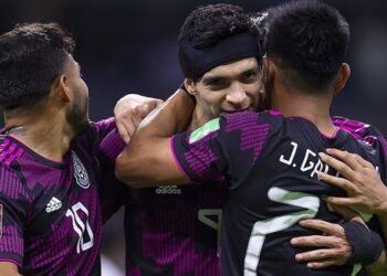 México vence 2-0 a El Salvador y clasifica a la Copa del Mundo Qatar-2022
