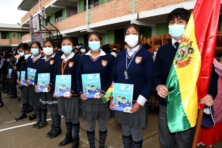 Arce anuncia la medición de la calidad de la educación