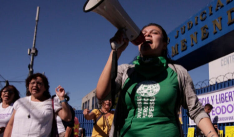 Salvadoreña encarcelada por aborto: ‘Perdí mi juventud, mi familia’