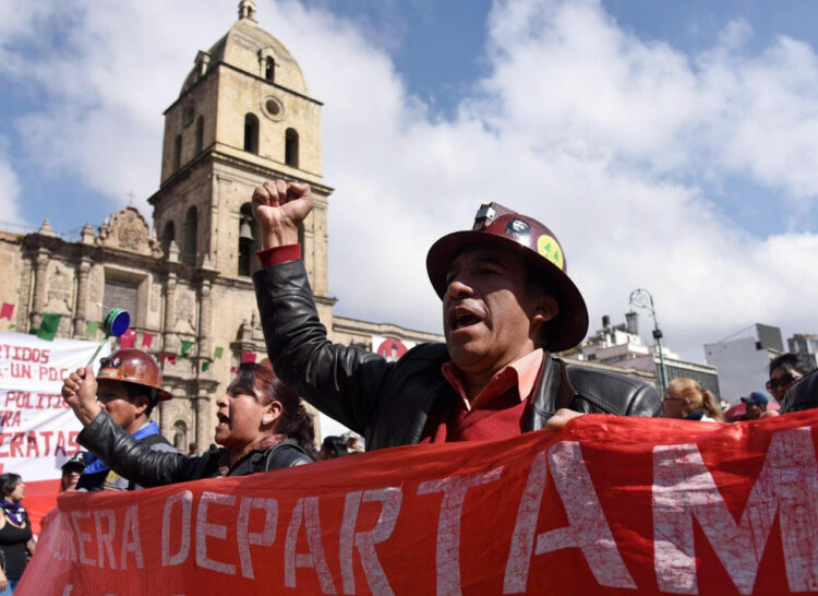 La COB cumple 70 años y Arce destaca su lucha por la defensa de los derechos de los trabajadores