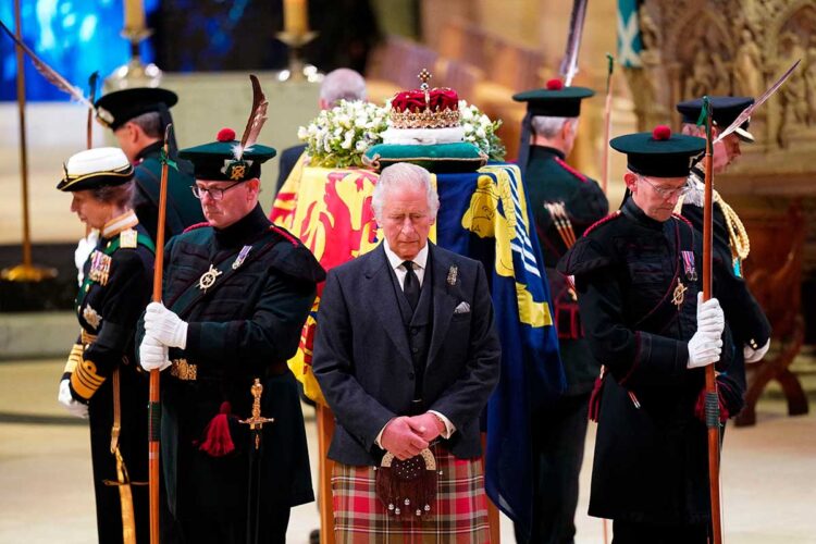 Últimas horas en Escocia del féretro de Isabel II antes de viajar a Londres