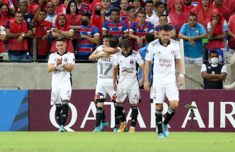 Colo Colo vence a Fortaleza y le amarga el debut histórico en Libertadores