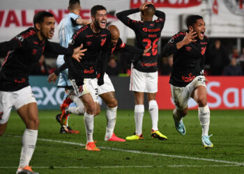 Athletico Paranaense será rival de Palmeiras en semifinales de Libertadores al eliminar a Estudiantes
