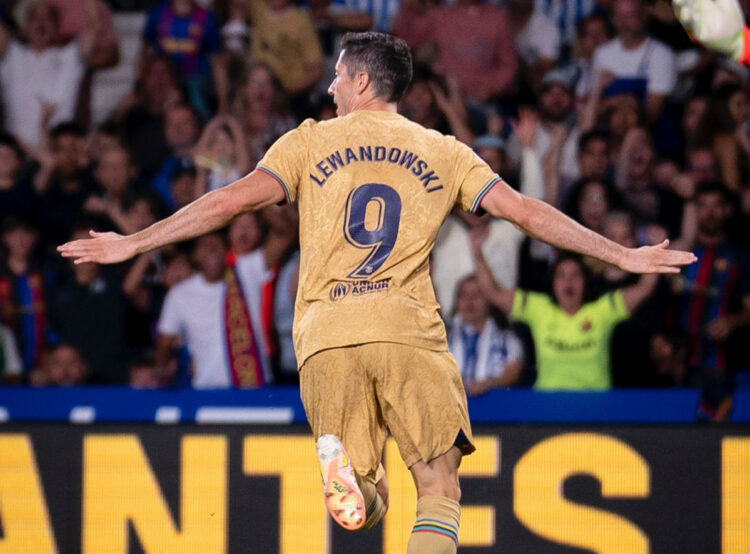 Un doblete de Lewandowski da la primera victoria del Barcelona en LaLiga