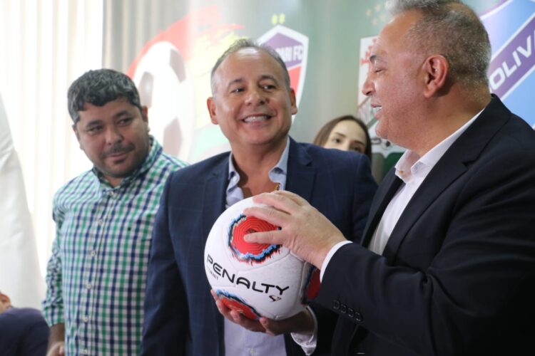 S-11 Ecoknit es el nuevo balón del fútbol boliviano
