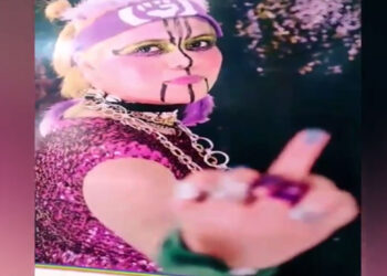 Grupo de personas califica de obscena, satánica e inmoral exposición de colectivo LGBTIQ+