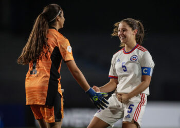 Congreso de Chile aprueba ley que obliga a clubes contratar a mujeres futbolistas