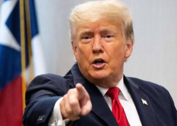 Congreso aprueba hacer públicos los documentos fiscales de Trump.