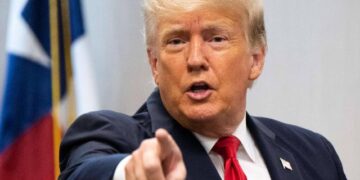 Congreso aprueba hacer públicos los documentos fiscales de Trump.