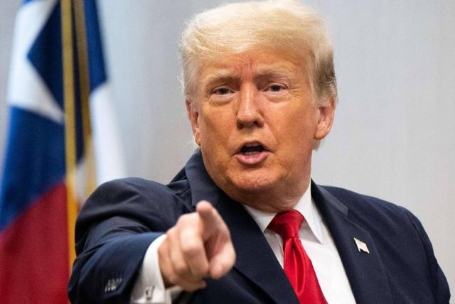 Congreso aprueba hacer públicos los documentos fiscales de Trump.