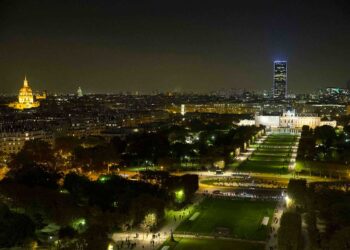 París dejará de iluminar por la noche los monumentos para ahorrar energía