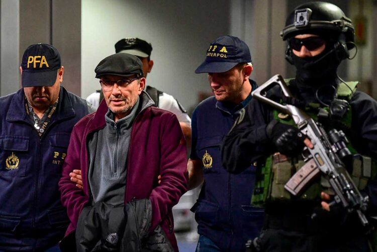 Argentina enjuicia a represor de la dictadura extraditado de Francia