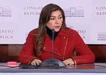 Destituyen a jefa del Congreso en Perú tras censurarla por escándalo político