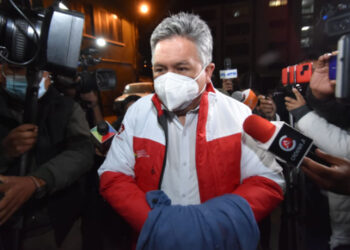 Aprehenden a Larrea por homicidio, dirigentes médicos advierten con movilizaciones