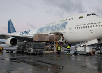 Juez permite salir de Argentina a parte de la tripulación de avión venezolano