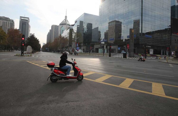 China confina a ciudad de más 300.000 habitantes por un caso de COVID-19