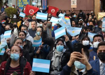 En La Paz, concentración expresa solidaridad a Cristina Kirchner y rechaza intentos de desestabilización