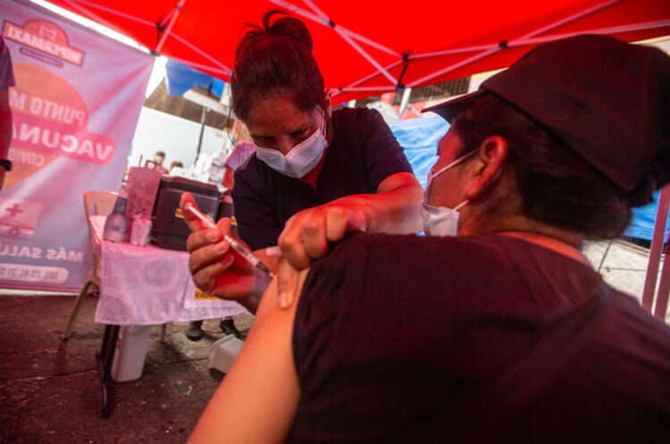 Bolivia supera los 6.000 casos día de COVID-19 y Salud llama a desconcentrar pruebas