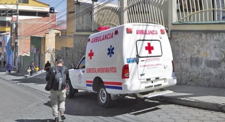Destituyen a 17 funcionarios por caso ambulancias en Potosí y activan denuncia contra empresa