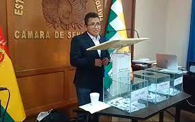 Nuevo Defensor tiene 55 años y es especialista en derecho constitucional y procesal penal