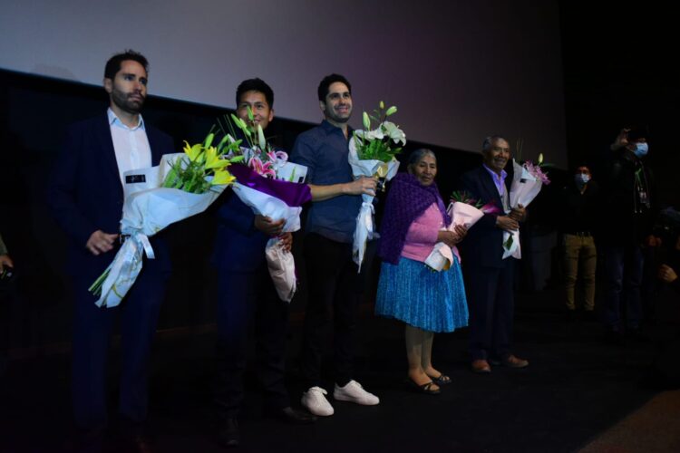 Ovación para Utama, en su premier en La Paz