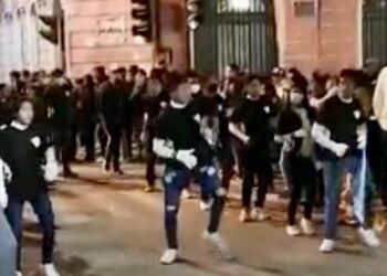 Estudiantes de Oruro distorsionan coreografía de la Diablada y son expulsados de la entrada universitaria