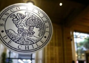 Banco Central de Chile aumenta tasa de referencia 0,75 puntos y la lleva a 9,75%