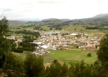 Un trabajo edil y ciudadano logra que el agua potable llegue hasta las viviendas en Tiraque