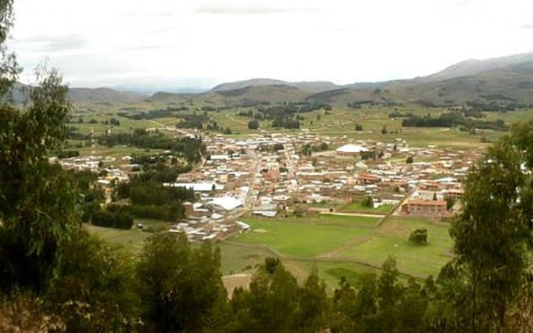 Un trabajo edil y ciudadano logra que el agua potable llegue hasta las viviendas en Tiraque