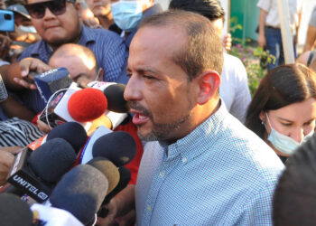 Luis Fernando Camacho se defenderá en libertad en proceso por presunta compra irregular de carro bombero