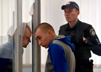 Soldado ruso juzgado por crímenes de guerra es condenado a cadena perpetua