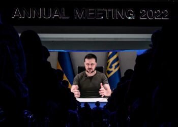 Zelenski obtiene ayuda militar