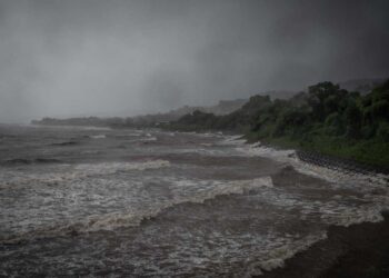Poderoso tifón Nanmadol alcanza la costa suroeste de Japón