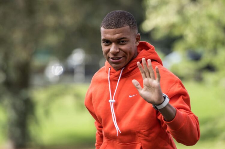 mbappe_vuelve_a_entrenar.jpg
