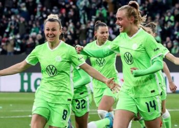 Wolfsburgo derrota al Arsenal y jugará ante el Barça en ‘semis’ de Champions femenina