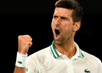 En Dubái, Djokovic se ‘alegra’ de poder jugar al tenis sin vacuna