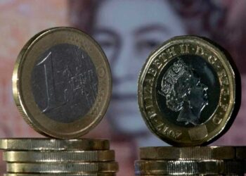 De los billetes al himno, qué va a cambiar tras la muerte de la reina