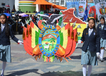 Distrital y Padres de familia de La Paz coinciden en suspender el desfile estudiantil del 6 de agosto