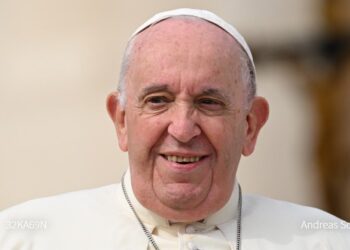El papa suplica a Putin que cese ‘espiral de violencia’ y rechaza anexiones