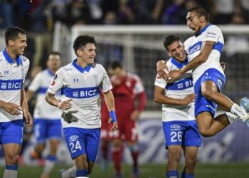 Universidad Católica gana 2-1 al Sporting Cristal en Grupo H de la Libertadores