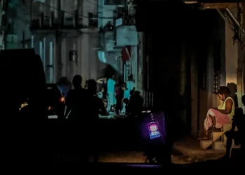 La electricidad vuelve a La Habana tras dos noches de protestas sin internet