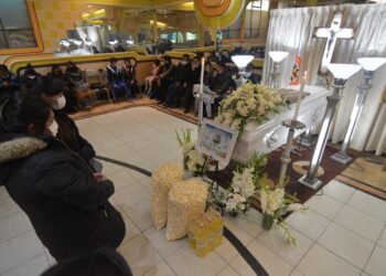 Velan los restos de Jamin en El Alto, en la unidad educativa en la que estudió se declaró duelo