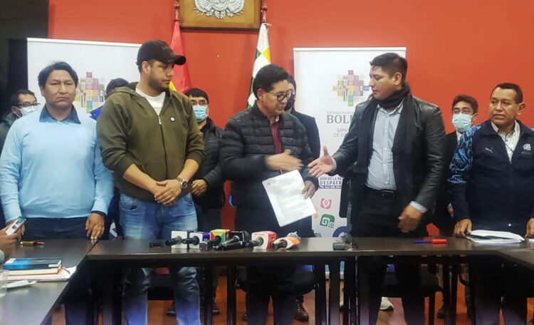 El Gobierno y los maestros ponen fin al conflicto por ítems y se descartan sanciones por el paro