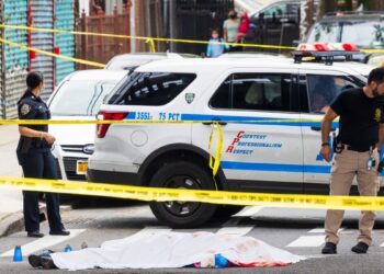 Muere segundo policía de Nueva York herido en un tiroteo en Harlem
