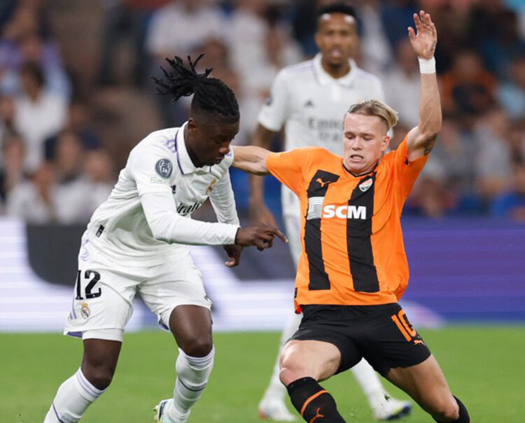 Real Madrid gana 2-1 al Shakhtar y da gran paso hacia octavos de Champions
