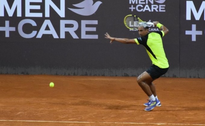 Hugo Dellien saca cara por el país y avanza en el Challenger Santa Cruz