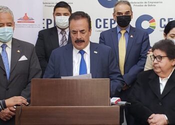 Empresarios reconocen ‘recuperación parcial de la economía’ y cierran filas contra un incremento salarial