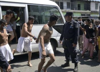 El Salvador: Bukele anuncia la detención de más de 15.000 pandilleros en casi un mes