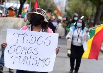 El Gobierno y operadores de turismo acuerdan dejar sin efecto exigencia de prueba PCR a  extranjeros