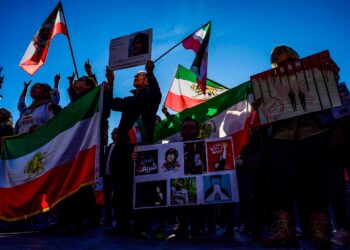 Suman 108 muertos por las represiones a protestas en Irán